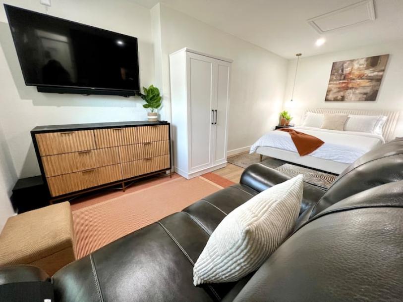 Entire guesthouse in Orlando, Florida 2 guests1 bedroom1 bed1 bath-1