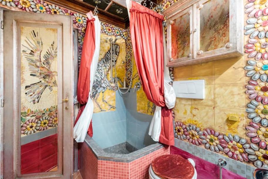 Entire rental unit in Florence, Italy 3 guests1 bedroom2 beds2 baths-6