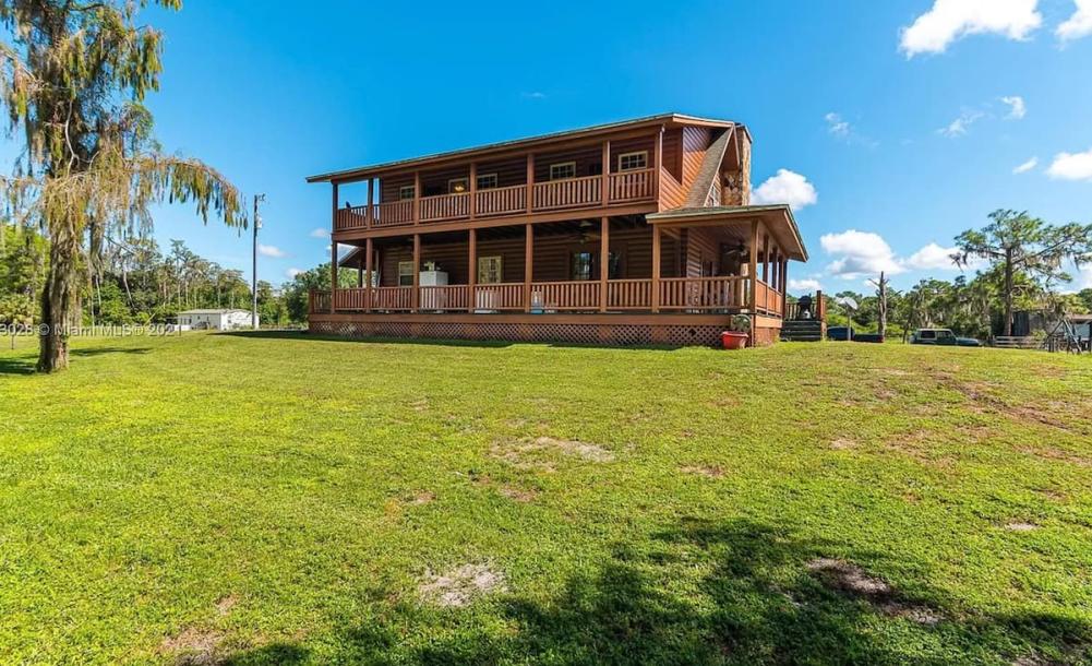Getaway 3 Bedroom Cabin-15