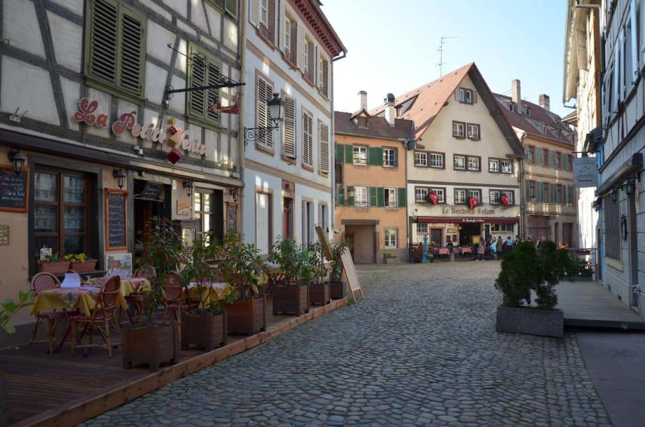 Entire rental unit in Strasbourg, France 3 guests1 bedroom2 beds1 bath-4