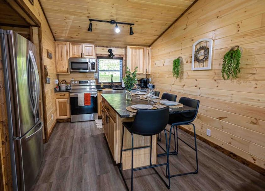 Entire cabin in Sevierville, Tennessee 6 guests2 bedrooms3 beds1 bath-9