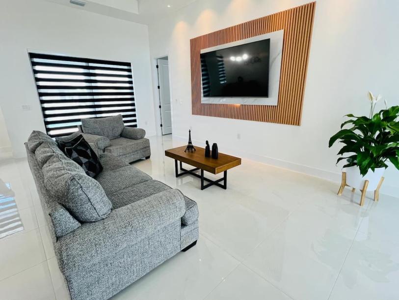 Orismay Luxury Home 319-18