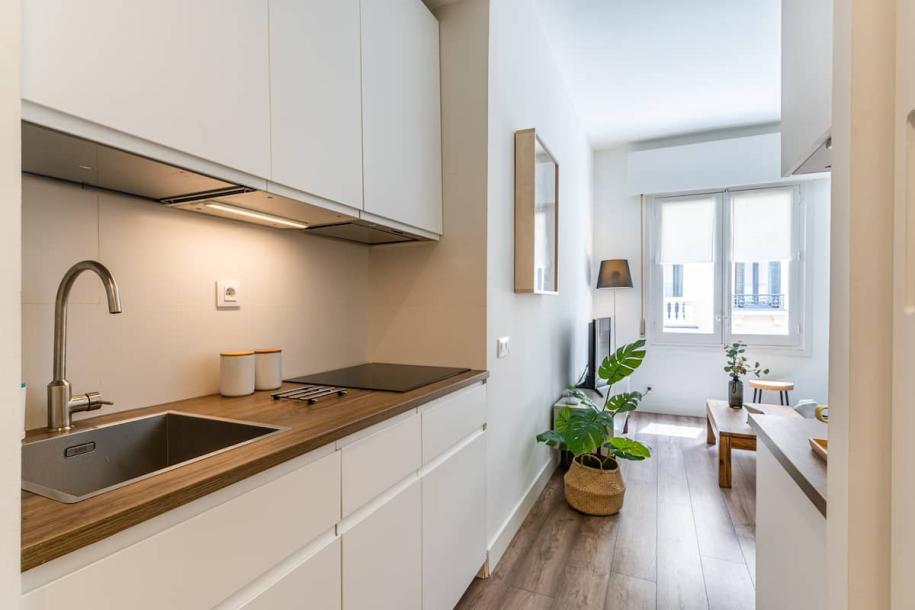 Entire rental unit in Madrid, Spain 2 guests1 bedroom1 bed1 bath-11