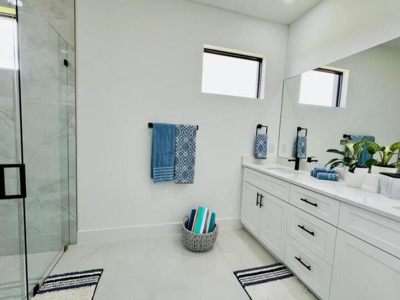 Orismay Luxury Home 319-12