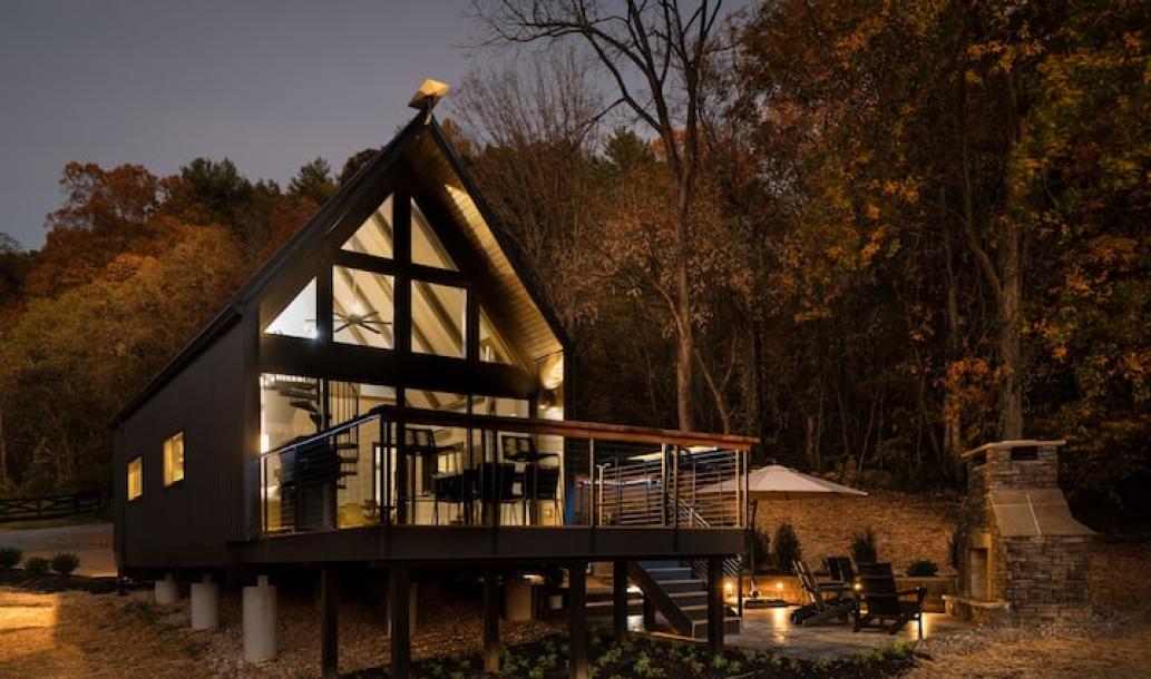 Lakeside | Hot/Cold Tub, Fireplaces, EV Charger-1