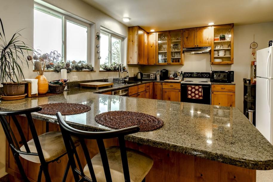 Farm stay in Corvallis, Oregon 5 guests1 bedroom2 beds1 bath-9