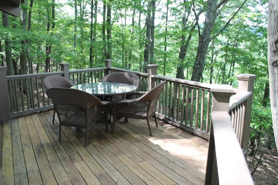 Treehouse in Jasper, Georgia 3 guests1 bedroom1 bed1 bath-9