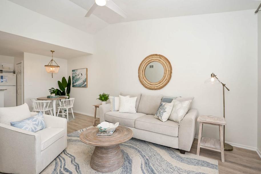 Luxury Beachside Condo · Half Mile from Beach-11