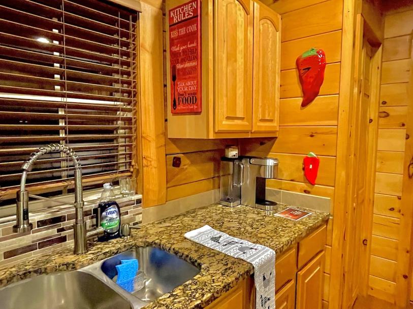 Getaway 3 Bedroom Cabin-9