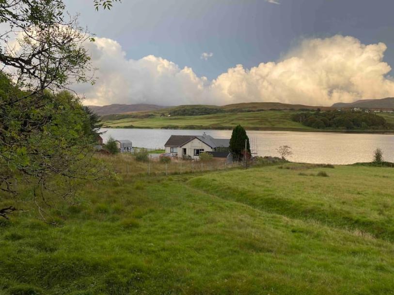 Entire place in Skeabost Bridge, United Kingdom 2 guests1 bedroom1 bed1 bath-3