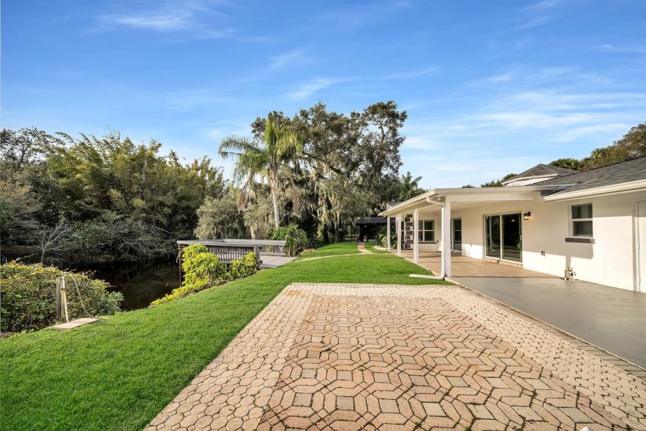 Elegant Waterside Haven - 3BR Pool House-13
