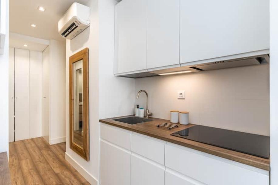 Entire rental unit in Madrid, Spain 2 guests1 bedroom1 bed1 bath-10