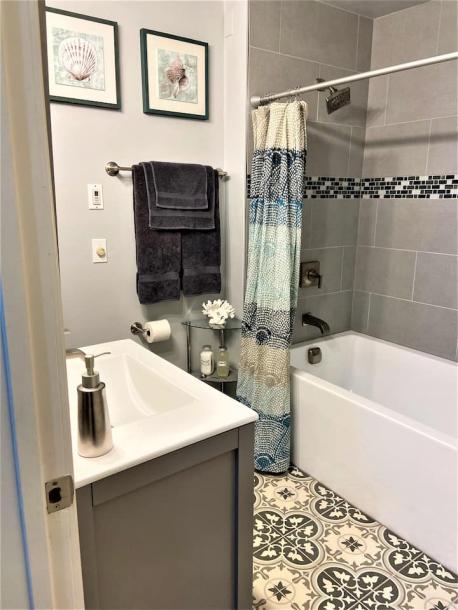 Entire rental unit in Port Angeles, Washington 4 guests1 bedroom2 beds1 bath-4