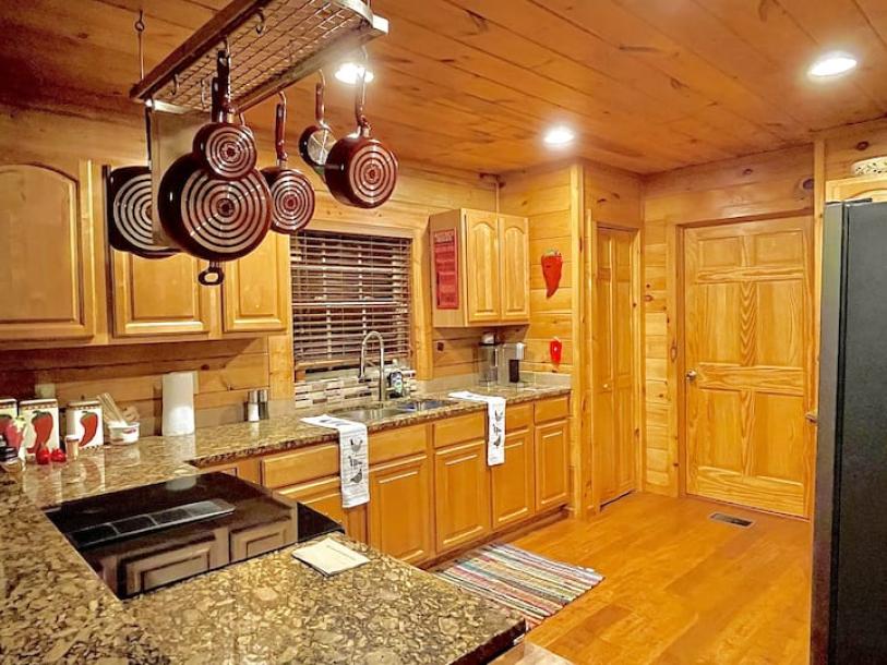 Getaway 3 Bedroom Cabin-10