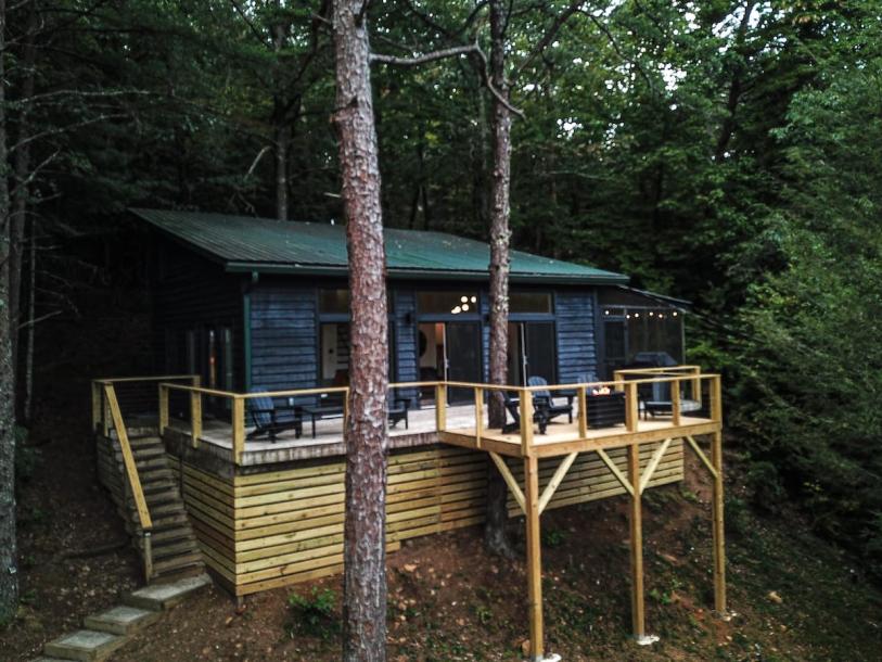 Entire cabin in Dahlonega, Georgia 6 guests3 bedrooms3 beds2 baths-0