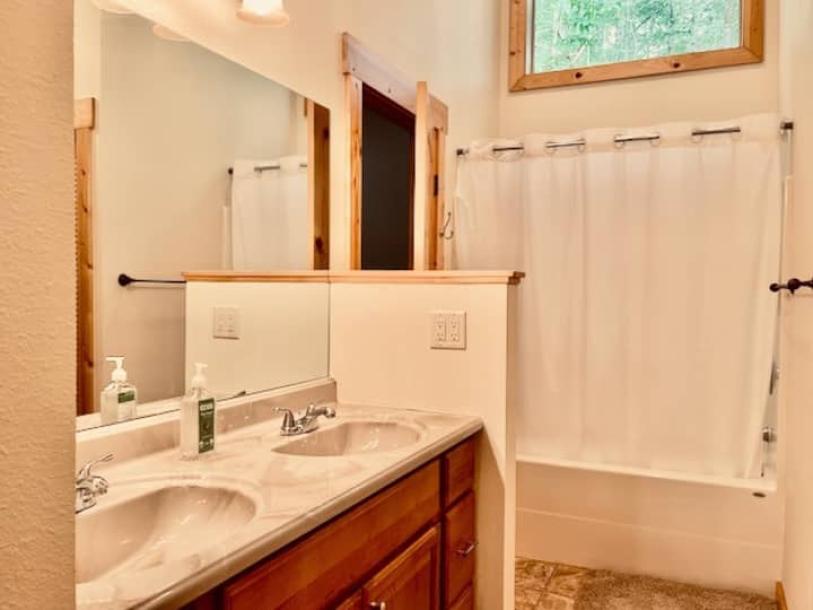 Entire home in Bellingham, Washington 5 guests3 bedrooms3 beds2.5 baths-6