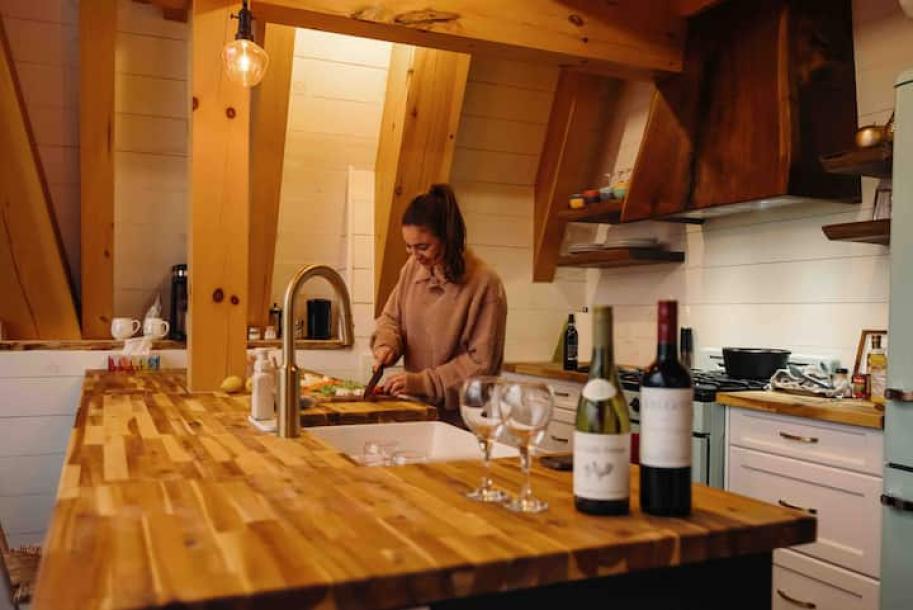 Entire cabin in French River, Canada 6 guests2 bedrooms4 beds1 bath-0