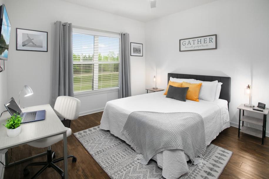 Entire rental unit in Madison, Alabama 2 guests1 bedroom1 bed1 bath-6