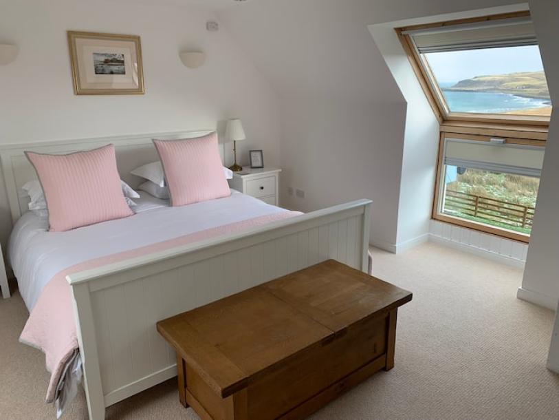 Entire cottage in Staffin, United Kingdom 4 guests2 bedrooms3 beds1.5 baths-12
