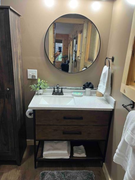 Entire cabin in Sevierville, Tennessee 2 guests1 bedroom1 bed1 bath-4