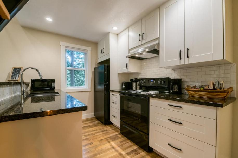 Entire cabin in Los Gatos, California 4 guests1 bedroom3 beds1 bath-16