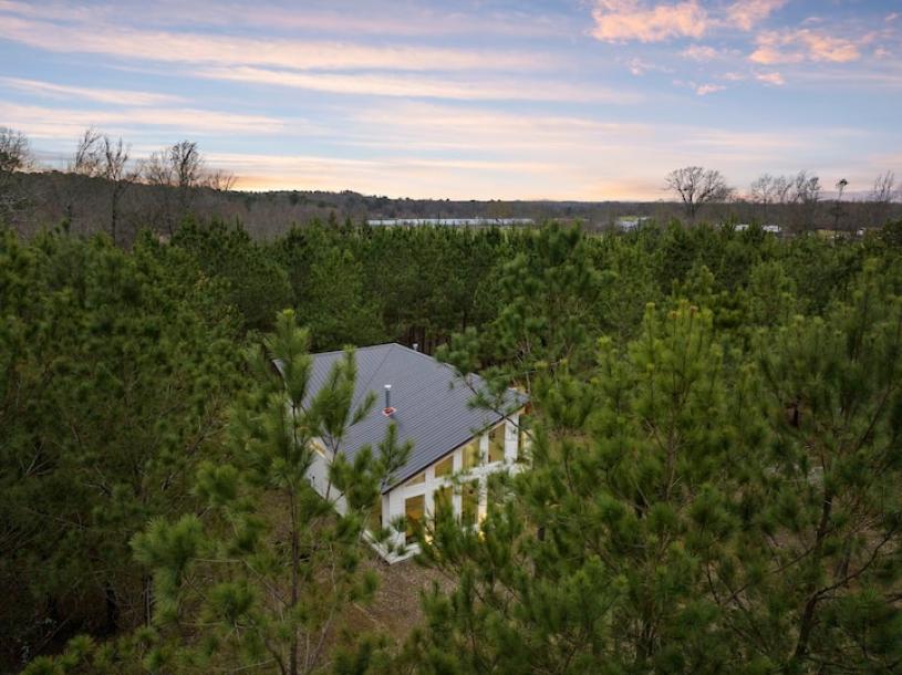 Entire cabin in Broken Bow, Oklahoma 3 guests1 bedroom1 bed1 bath-4