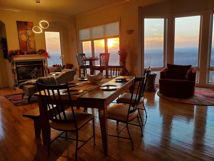 Luxury Mountain Getaway: Hikes, Wineries & Sunsets-1