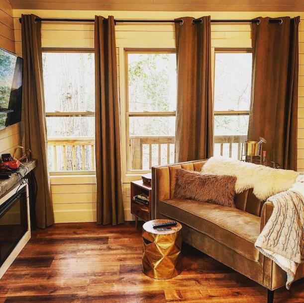 Treehouse in West Columbia, South Carolina 2 guests1 bedroom1 bed1 bath-12