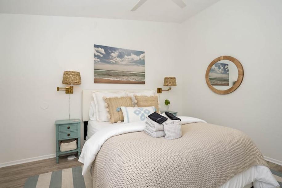 Luxury Beachside Condo · Half Mile from Beach-3