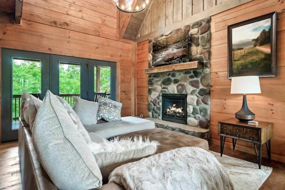 Entire cabin in Sevierville, Tennessee 8 guests3 bedrooms3 beds2.5 baths-17