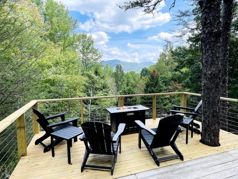 Entire cabin in Dahlonega, Georgia 6 guests3 bedrooms3 beds2 baths-3