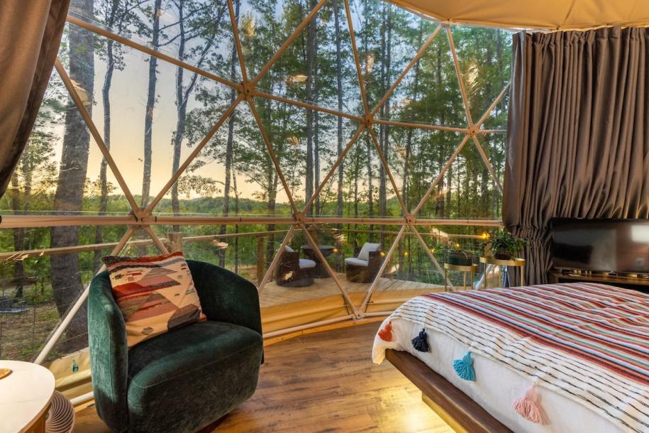 Dome in Travelers Rest, South Carolina 2 guests1 bedroom1 bed1 bath-16