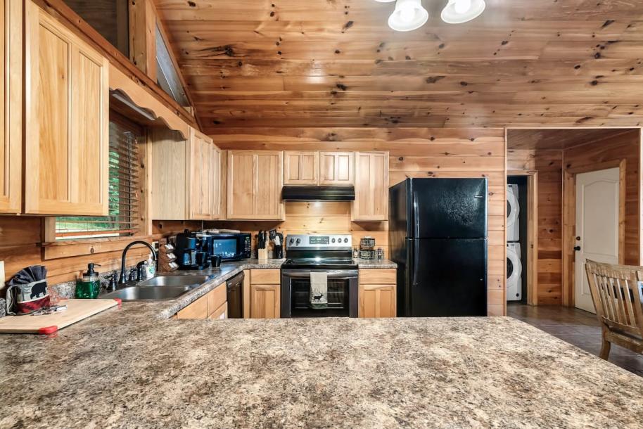 Entire cabin in Pigeon Forge, Tennessee 8 guests3 bedrooms4 beds3 baths-12
