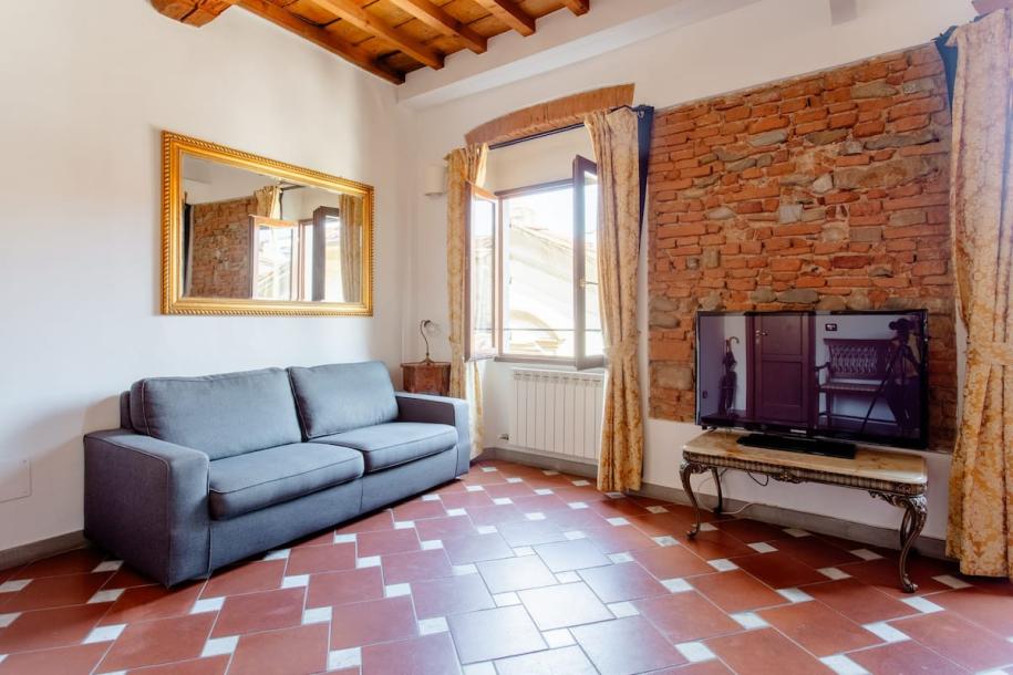 Entire rental unit in Florence, Italy 4 guests1 bedroom2 beds1 bath-15