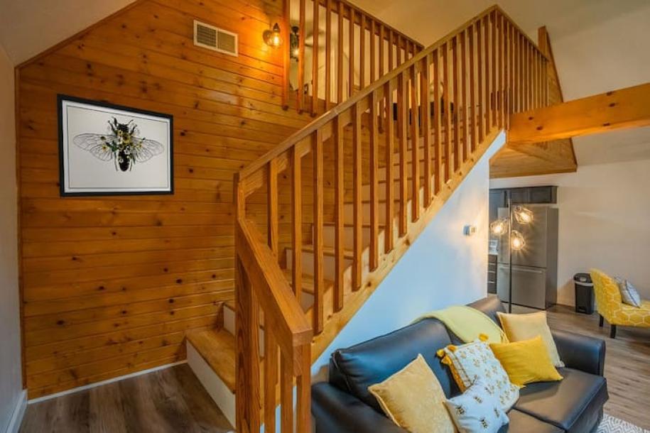 Entire cabin in Gatlinburg, Tennessee 2 guests1 bedroom1 bed1.5 baths-1
