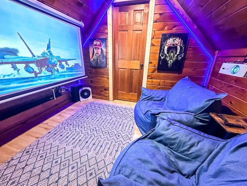 Tiny home in Pigeon Forge, Tennessee 3 guests1 bedroom2 beds1.5 baths-17