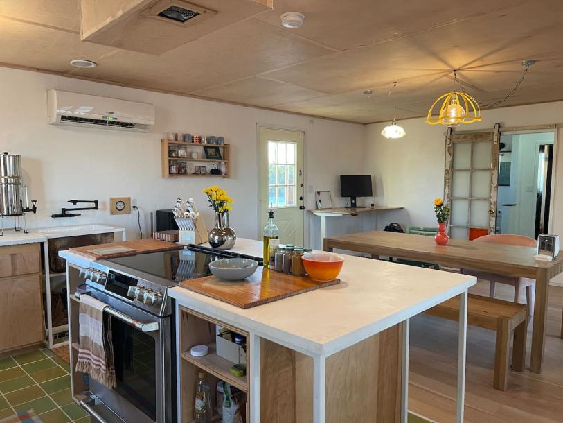 Entire home in Twentynine Palms, California 4 guests1 bedroom1 bed1 bath-15