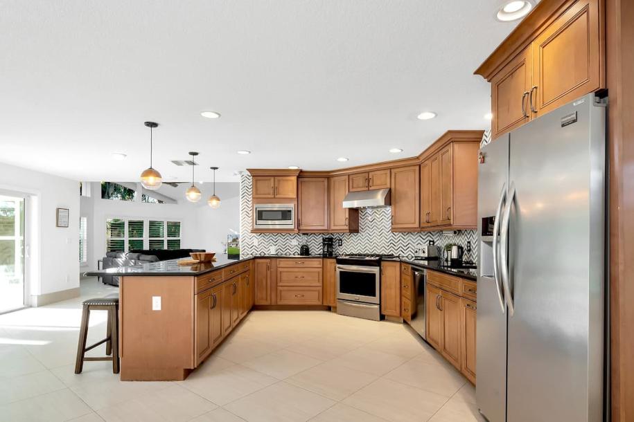 Elegant Waterside Haven - 3BR Pool House-8