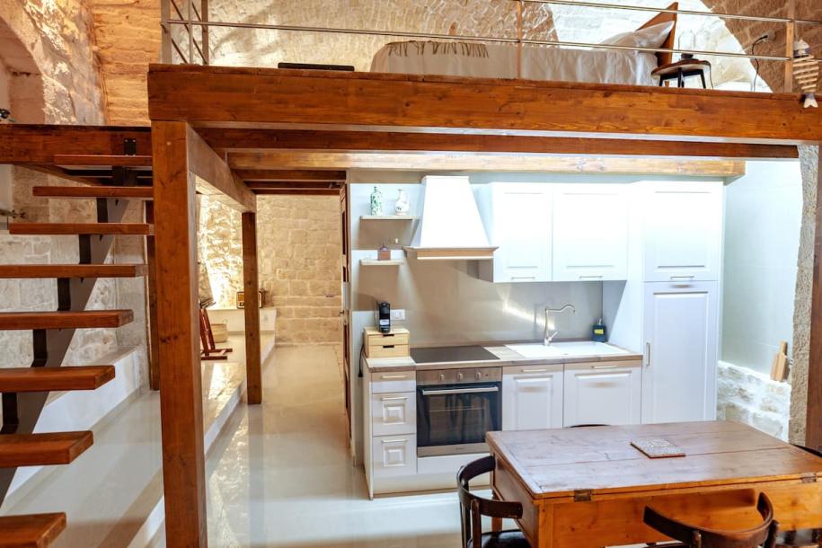 Earthen home in Molfetta, Italy 4 guests1 bedroom3 beds1 bath-12