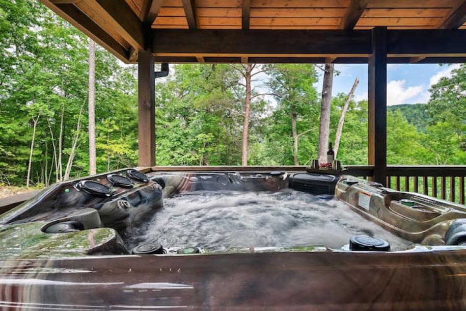 Entire cabin in Sevierville, Tennessee 8 guests3 bedrooms3 beds2.5 baths-11