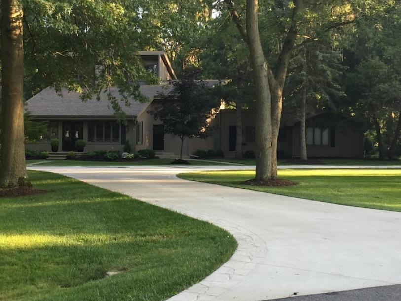 Entire home in Toledo , Ohio 4 guests1 bedroom2 beds1 bath-0