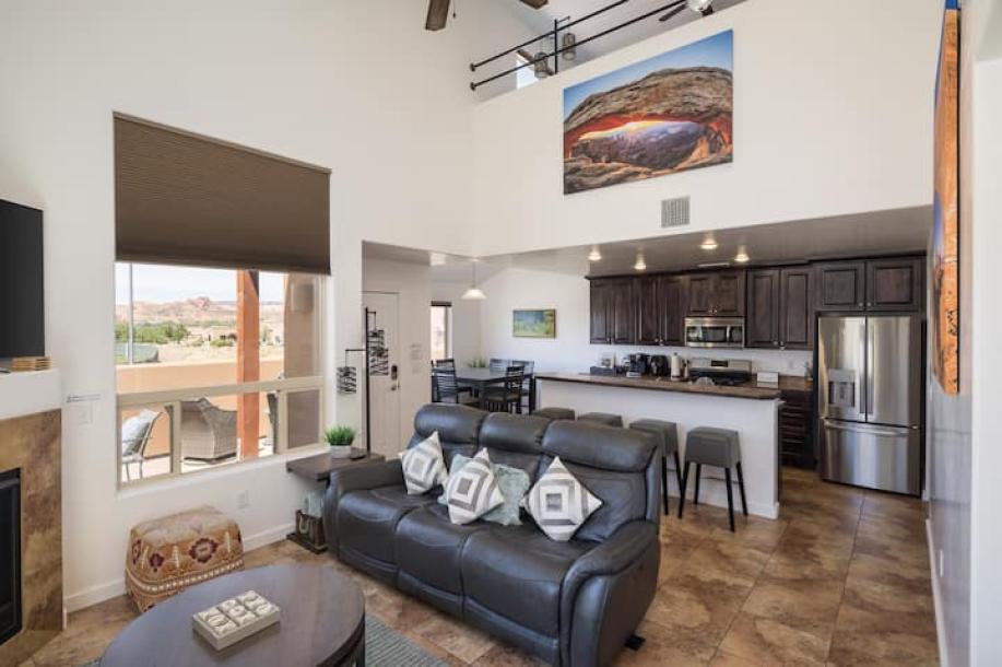Entire townhouse in Moab, Utah 8 guests3 bedrooms4 beds2.5 baths-14