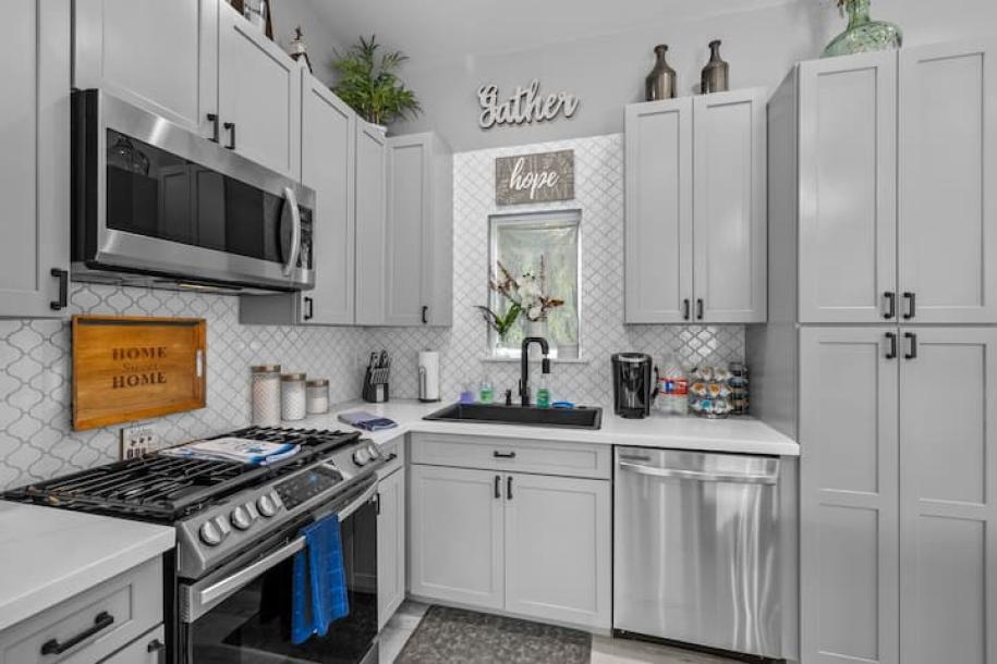 Entire home in San Leon, Texas 4 guests1 bedroom2 beds1 bath-7