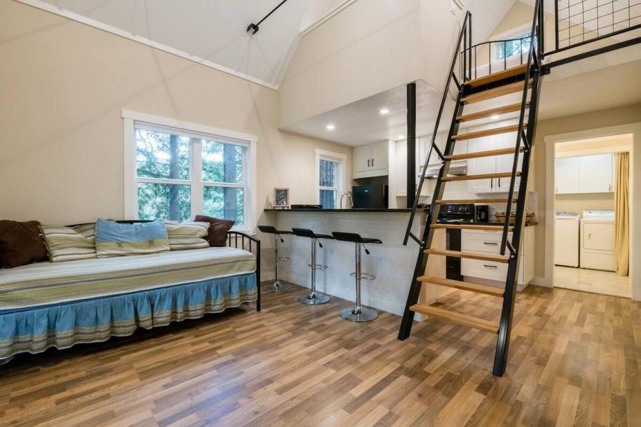 Entire cabin in Los Gatos, California 4 guests1 bedroom3 beds1 bath-4