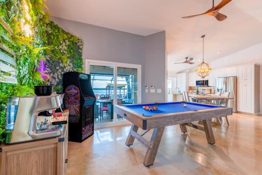 Entire home in Port Charlotte, Florida 11 guests3 bedrooms5 beds2 baths-15