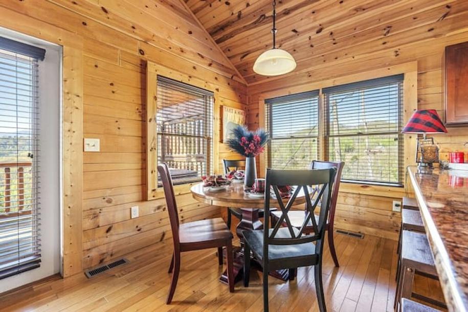 Entire cabin in Gatlinburg, Tennessee 2 guests1 bedroom1 bed1 bath-7