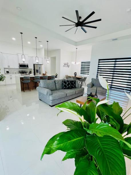 Orismay Luxury Home 319-17