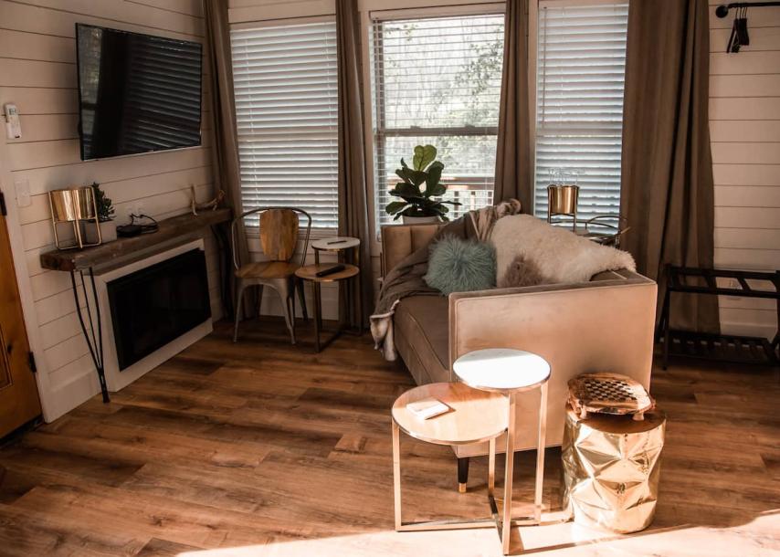 Treehouse in West Columbia, South Carolina 2 guests1 bedroom1 bed1 bath-14