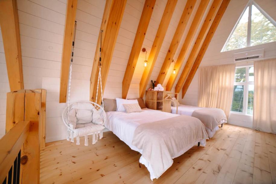 Entire cabin in French River, Canada 6 guests2 bedrooms4 beds1 bath-6