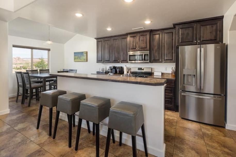 Entire townhouse in Moab, Utah 8 guests3 bedrooms4 beds2.5 baths-12